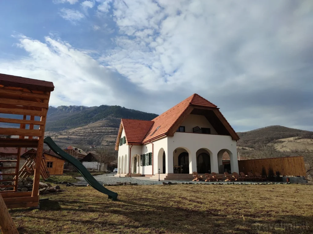 Pensiunea Naplak — fațada
