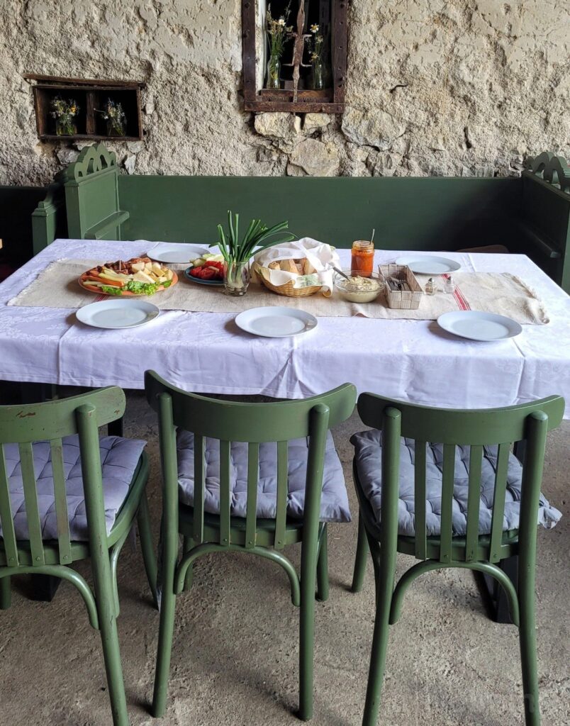 Spirit Bistro 42 — masă cu preparate